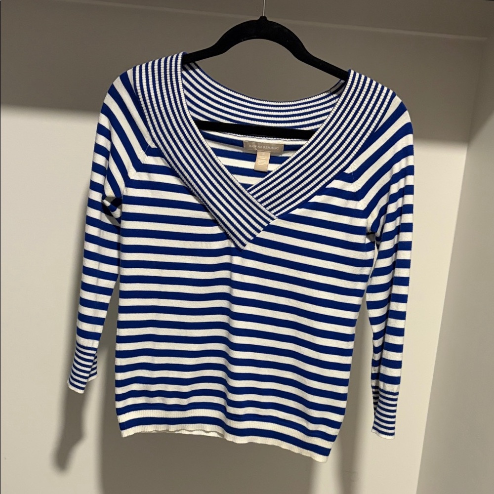 Banana Republic Blue and White Striped Knit Top
Size Small